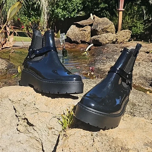 Zodiac Women's Carter Lugged Sole Slip On Ankle Boots - Picture 2 of 7